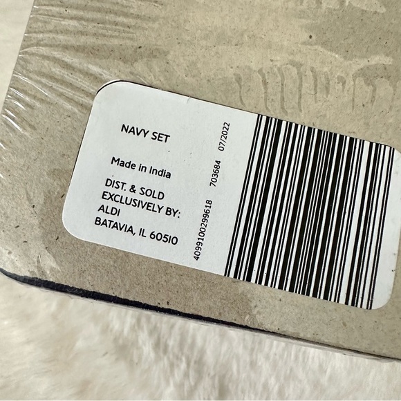 New 4-Piece Crofton Mini Wood Serving Charcuterie Cutting Board Set Navy… - Picture 8 of 8